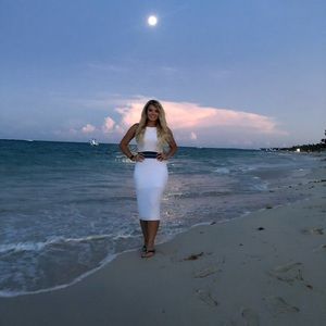 Meet your Posher, Aida